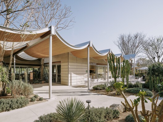 Sanya CR Land Haitang Bay Waterfront Center / Vari Architects - Image 17 of 35