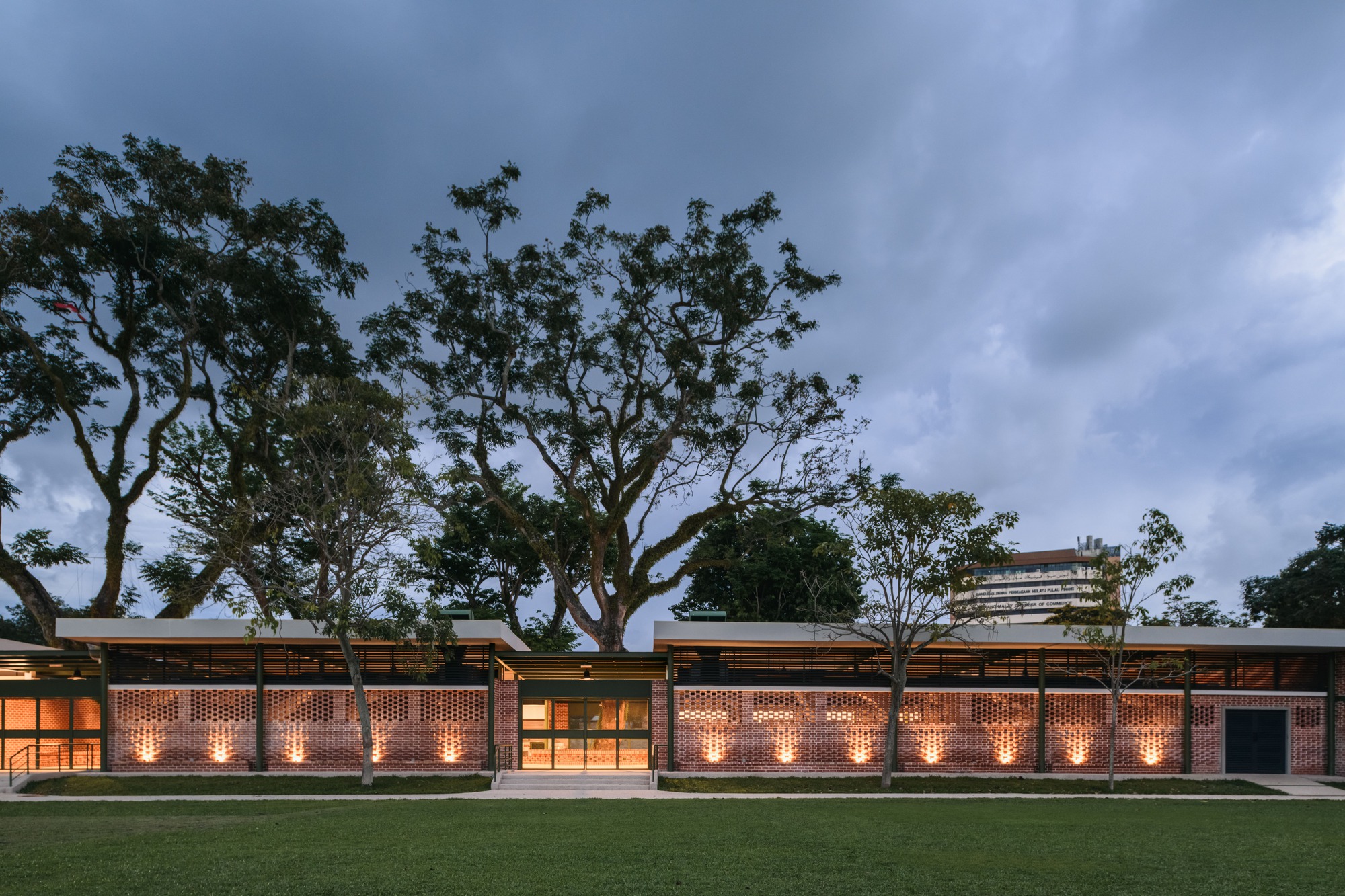 Gallery of Astaka Kota Selera / EA Architects - 14