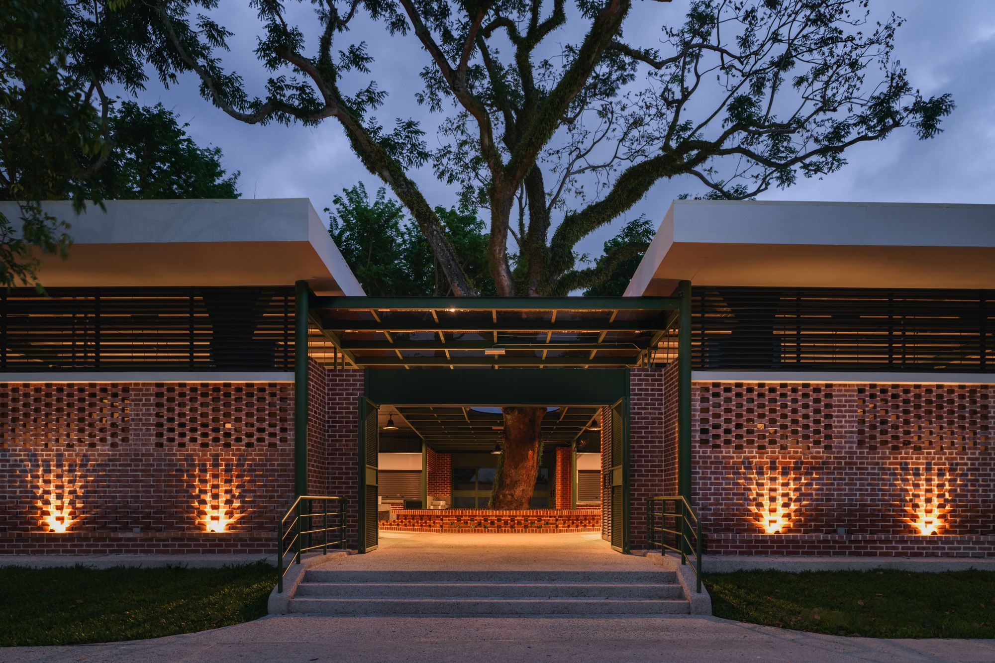 Gallery of Astaka Kota Selera / EA Architects - 15