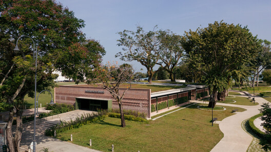 Astaka Kota Selera /  EA Architects - Image 1 of 18