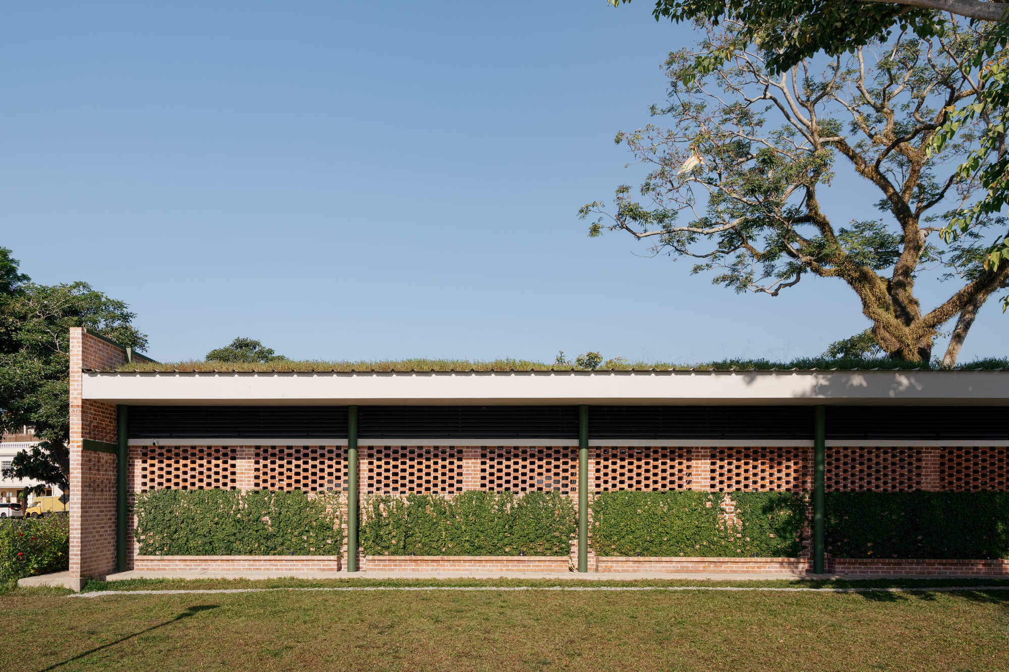 Galeria de Complexo Gastronômico Astaka Kota Selera / EA Architects - 2