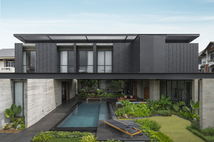 TN House / IDIN Architects - Exterior Photography, Houses, Courtyard, Door