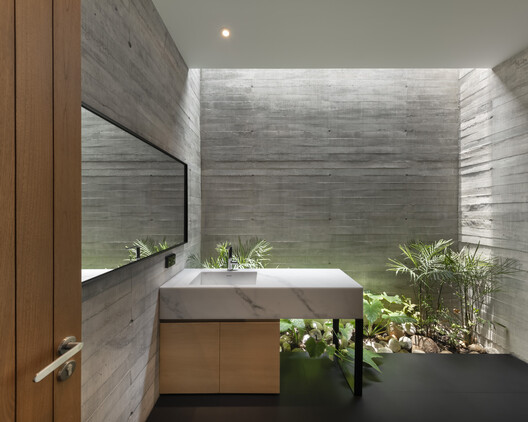 TN House / IDIN Architects - Interior Photography, Wood, Glass, Bathroom
