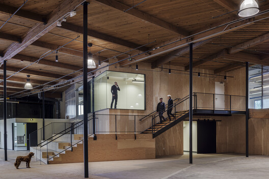 West Canal Yards / Graham Baba Architects - Interior Photography, Wood, Lighting, Beam