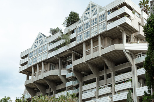 Espai Verd: The Habitable Utopia of Valencia’s Green Cathedral - Image 15 of 40