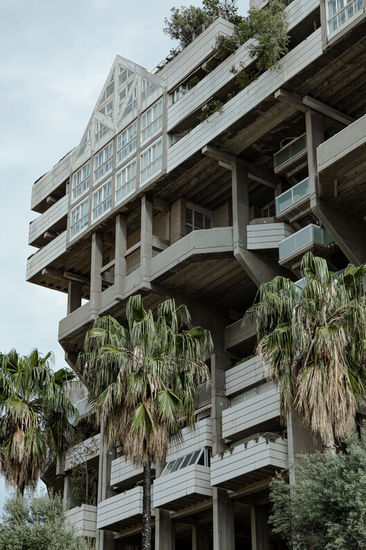 Espai Verd: The Habitable Utopia of Valencia’s Green Cathedral - Image 37 of 40