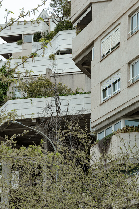 Espai Verd: The Habitable Utopia of Valencia’s Green Cathedral - Image 12 of 40