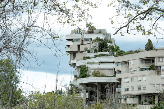 Espai Verd: The Habitable Utopia of Valencia’s Green Cathedral - Image 4 of 40