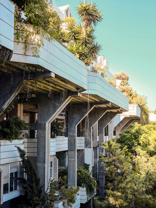 Espai Verd: The Habitable Utopia of Valencia’s Green Cathedral - Image 26 of 40