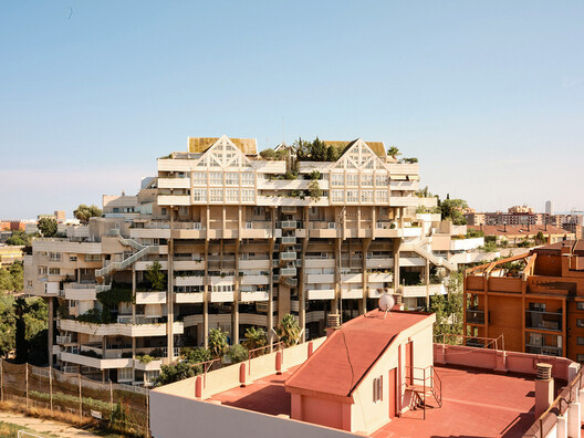 Espai Verd: The Habitable Utopia of Valencia’s Green Cathedral - Image 31 of 40
