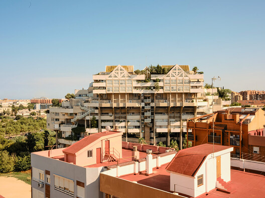 Espai Verd: The Habitable Utopia of Valencia’s Green Cathedral - Image 33 of 40