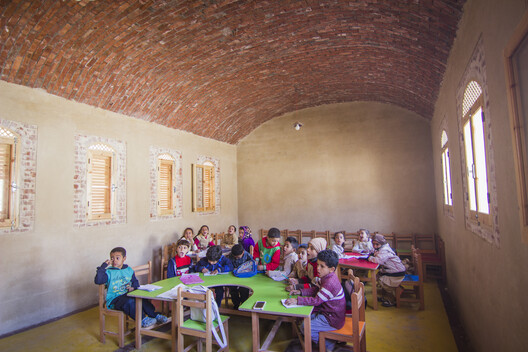 “Earth Is Not Nostalgia”: Hand Over on Design-Build and Local Materials - Image 2 of 11