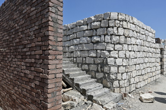 “Earth Is Not Nostalgia”: Hand Over on Design-Build and Local Materials - Image 3 of 11