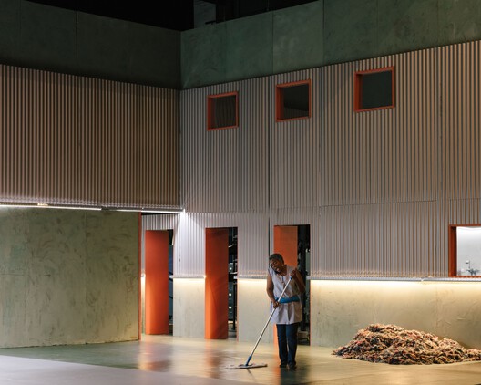 Pendulum Scenography / fala - Interior Photography