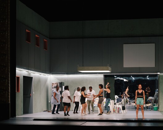 Pendulum Scenography / fala - Interior Photography