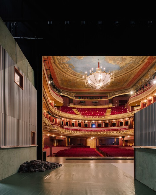 Pendulum Scenography / fala - Interior Photography