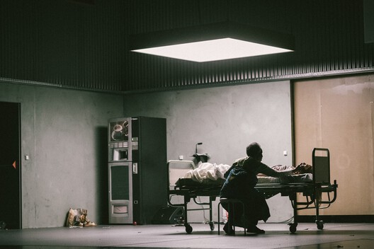 Pendulum Scenography / fala - Interior Photography, Lighting, Chair