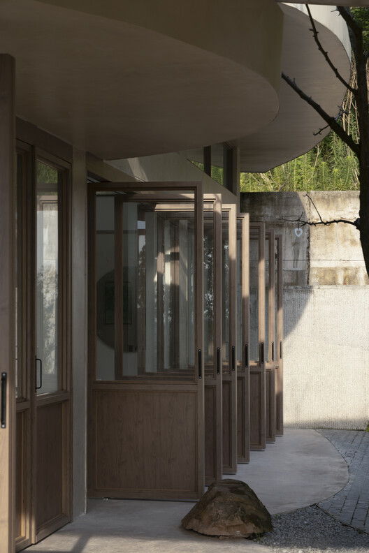 Buzzy Sunny · Feixue Pavilion / Archermit - Interior Photography, Wood, Column, Concrete