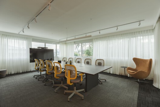 Escritório Gondim Albuquerque Negreiros ADV / StudioVA Arquitetos - Fotografia de Interiores, Sala de Jantar, Mesa, Iluminação, Cadeira, Vidro