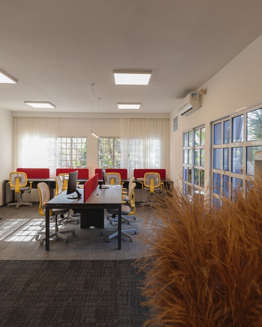 Escritório Gondim Albuquerque Negreiros ADV / StudioVA Arquitetos - Fotografia de Interiores, Mesa, Cadeira, Iluminação, Vidro