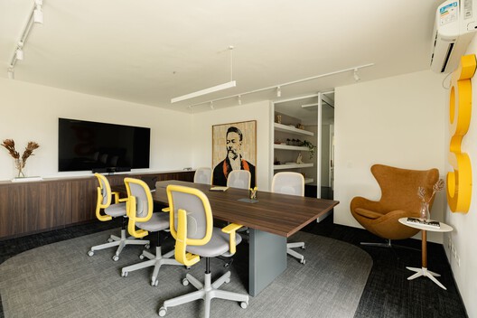 Escritório Gondim Albuquerque Negreiros ADV / StudioVA Arquitetos - Fotografia de Interiores, Cozinha, Cadeira, Mesa, Iluminação