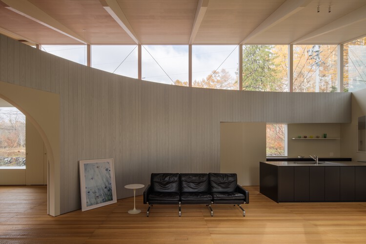 轻井泽之家 / nao architects office + Studio Hashimura - 室内图, 木头, 椅子