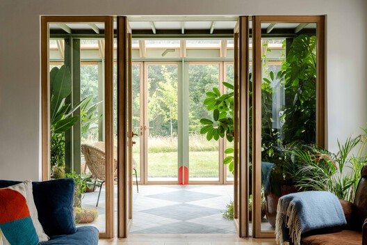A Place in the Country / Studio Ben Allen - Interior Photography, Wood, Glass, Chair