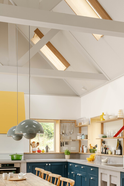 A Place in the Country / Studio Ben Allen - Interior Photography, Kitchen, Wood, Lighting, Countertop, Chair, Beam