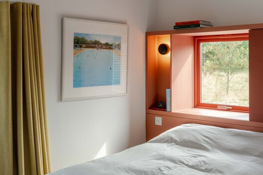 A Place in the Country / Studio Ben Allen - Interior Photography, Bedroom, Wood, Bed
