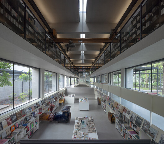 Librairie Avant-Garde at Jianhu / Atelier Deshaus - Interior Photography, Shelving, Glass
