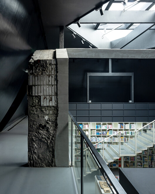 Librairie Avant-Garde at Jianhu / Atelier Deshaus - Interior Photography, Stairs, Glass, Shelving