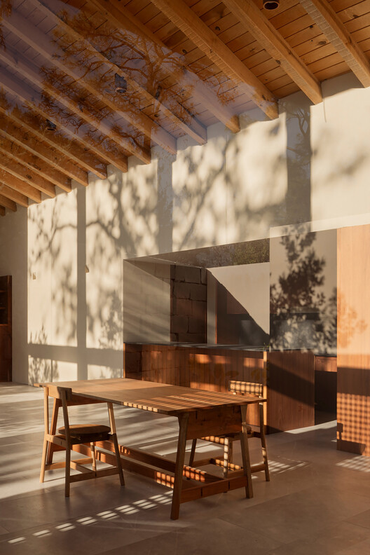 Cabaña Herradura / ALMA de Arquitectos Cabaña Herradura / ALMA de Arquitectos - Fotografía interior, Madera, Fijación Vigas