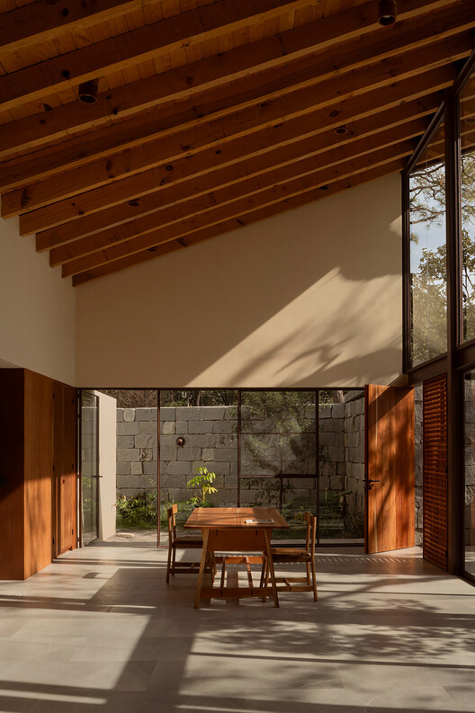 Horseshoe Cottage / ALMA by Arquitectos - fotografía de interiores, comedor, madera