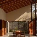 Horseshoe Cottage / ALMA by Arquitectos - fotografía de interiores, comedor, madera