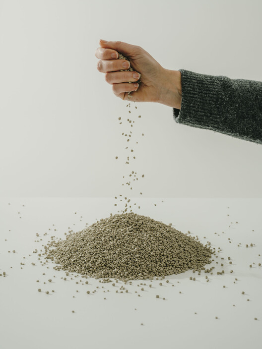 Plastic That Is Not a Plastic: Redefining Circularity in Open-Plan Design - Image 3 of 16