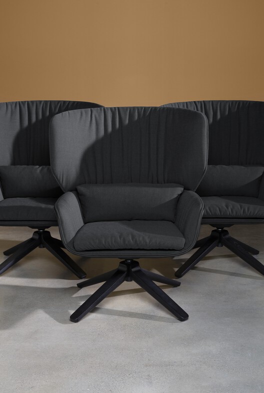 Plastic That Is Not a Plastic: Redefining Circularity in Open-Plan Design - Image 5 of 16
