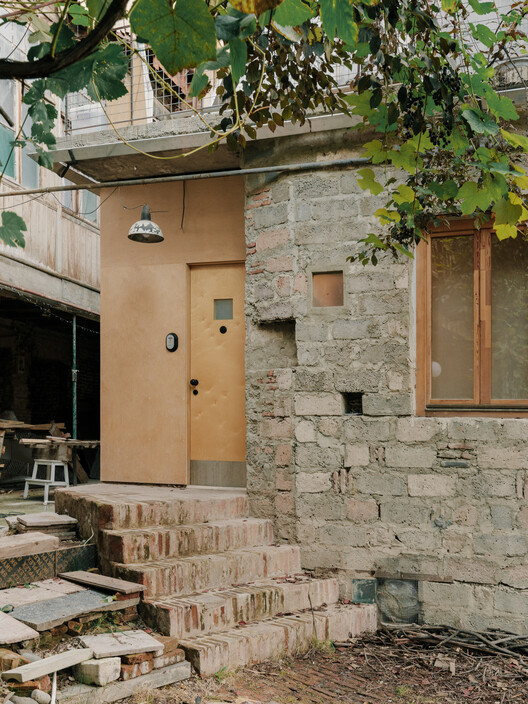 Unfinished House / David Brodsky + Alexander Brodsky - Interior Photography, Brick, Concrete