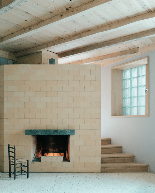 Unfinished House / David Brodsky + Alexander Brodsky - Interior Photography, Wood, Brick, Concrete