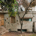 Casa sin terminar / David Brodsky + Alexander Brodsky - Fotografía exterior, Remodelaciones, Escaleras
