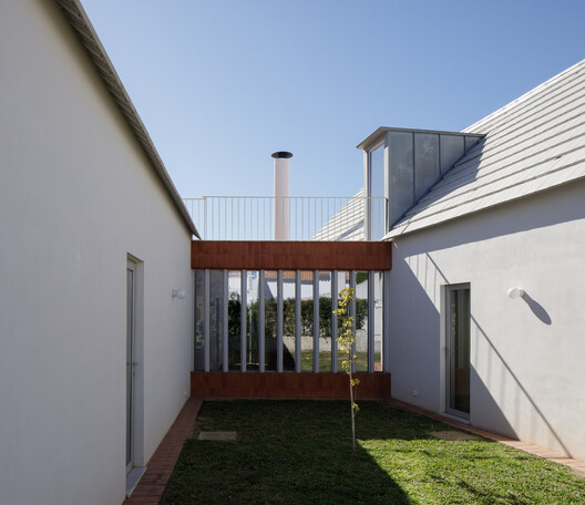 Casa da Azoia / SAMF Arquitectos Casa da Azoia / SAMF Arquitectos - Image 15 of 37