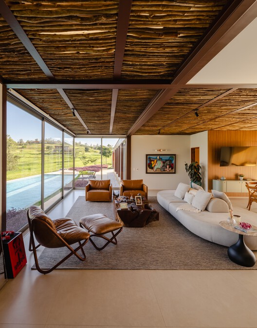Casa Themis / Sergio Sampaio Archi + Tectônica - Interior Photography, Living Room, Wood, Chair