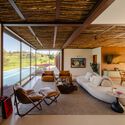 Casa Themis / Sergio Sampaio Archi + Tectônica - Fotografia de Interiores, Casas, Cadeira