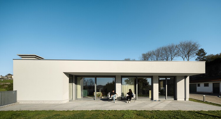 Duas casas em Guimarães / felixARQS - Daniel félix Arquitectos - Casas