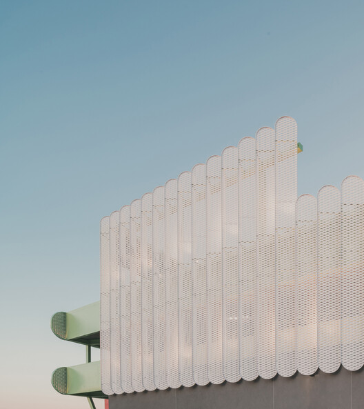 Leganés Auto Center / OOIIO Arquitectura - Image 9 of 32