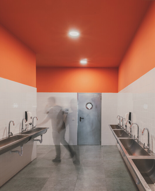 Leganés Auto Center / OOIIO Arquitectura - Interior Photography, Bathroom, Sink