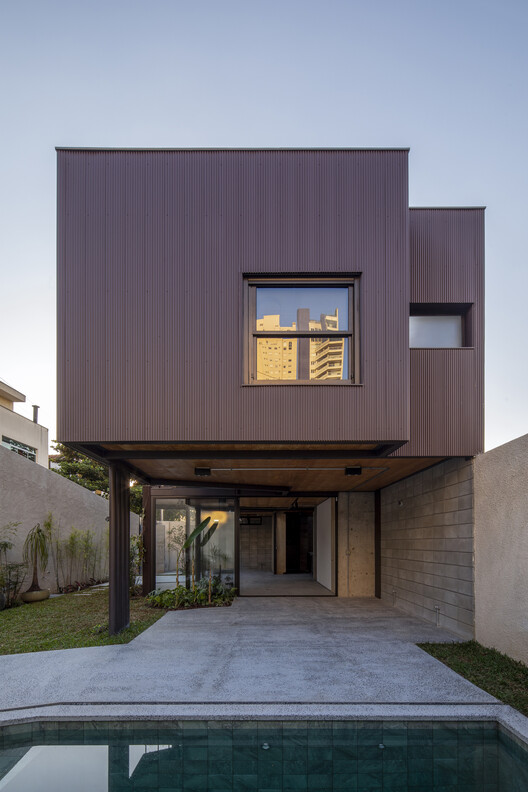 Casa Pompeia / 23 SUL - fotografía exterior, hormigón, balcón, patio interior