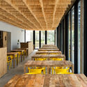 É Um Restaurante / SIA arquitectura + gonçalves perić - Fotografia de Interiores, Restaurante, Viga, Cadeira