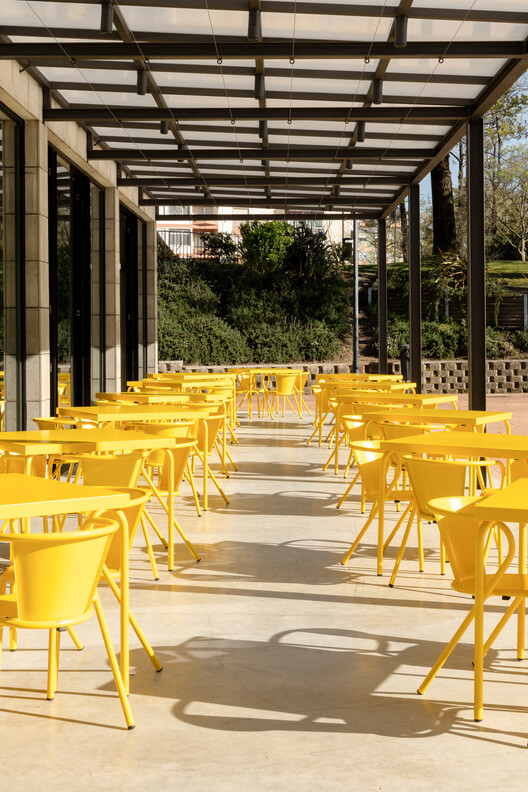 É Um Restaurante / SIA arquitectura + gonçalves perić - Fotografía interior, Comedor, Sillas