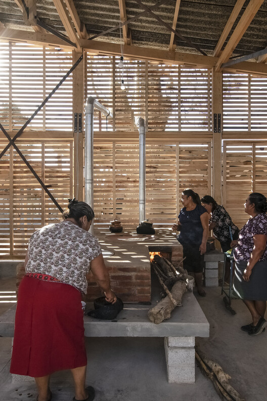 Centro de Cultura e Ecologia Quiané – Fase 2 / Universidade de Ciências Aplicadas de Munique + Frente por la Defensa de la Tierra + Comunidade de Santa Catarina Quiané + CAMPO + Atarraya Taller de Arquitectura - Fotografia de Interiores, Escada, Madeira