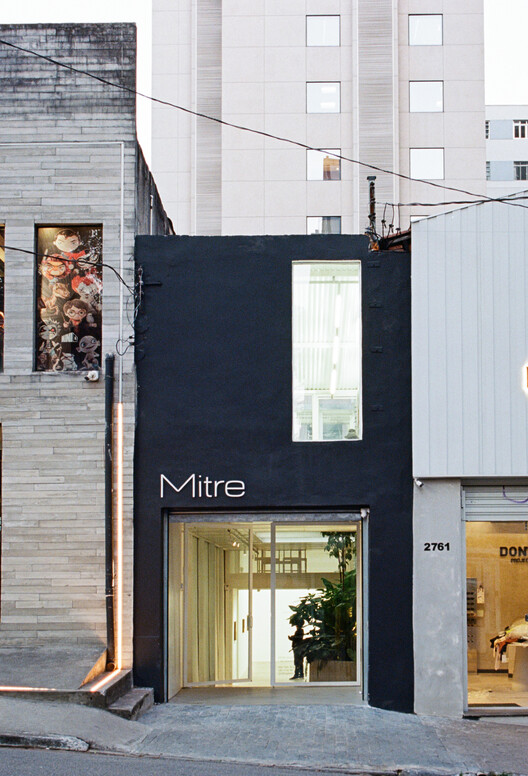 Mitre Gallery / Estúdio Alberto Rheingantz Mitre Gallery / Estúdio Alberto Rheingantz - Interior Photography, Door, Glass, Concrete